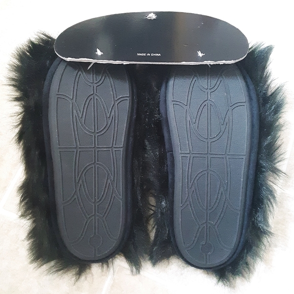 NWT - Steve Madden Black Faux Fur Rainbow Slippers - Picture 3 of 8